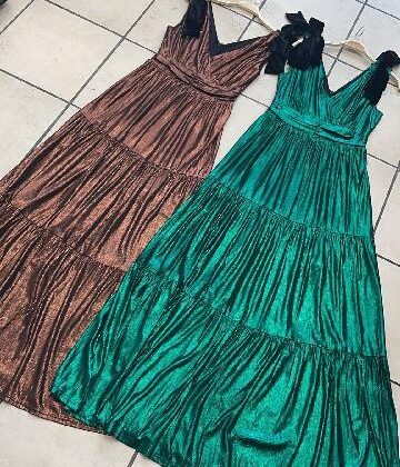 VESTIDO VERDE METALICO TIRANTE CON MOÑO